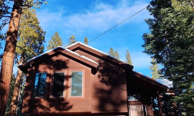 Kings Beach Cabina | Gorgeous, Spacious & Cozy Cabin in Kings Beach
