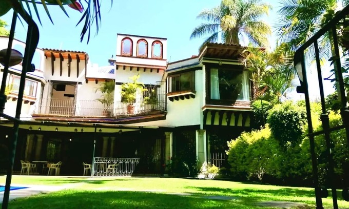 Rancho Cortes Villa | Hermosa villa mexicana diseñada a medida en la ciudad de la eterna primavera,