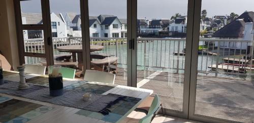 Saint Francis Bay Casa | Gorgeous St Francis Canal House