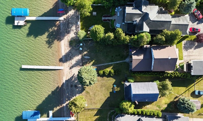 Beulah Casa | Gorgeous Sunsets at Crystal Lake Waterfront Home