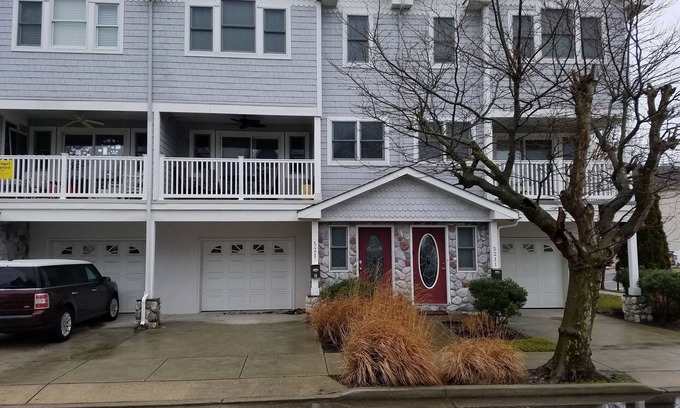 Wildwood Casa | GORGEOUS Townhouse 1 Blk to Beach/ Boards !!!