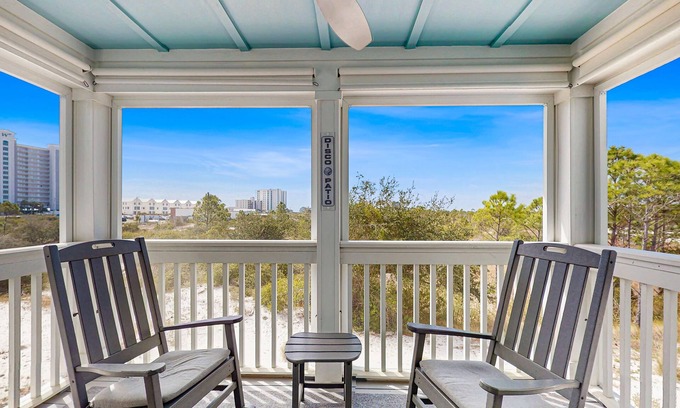 Ono Island Casa | Gorgeous townhouse, plenty of space, lots of games, shared pool, close to beach