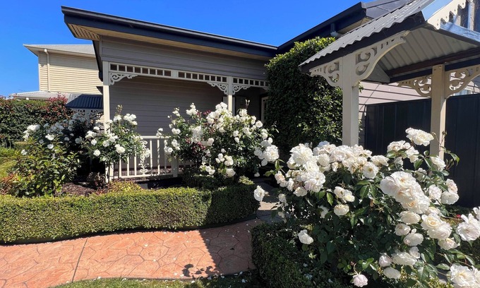 Traralgon Casa | Gorgeous ultra clean 3 Bedroom/2 Bathroom Home Close to popular attractions/CBD