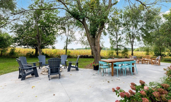 Markesan Casa | Gorgeous updated home 1 block from Green Lake waters