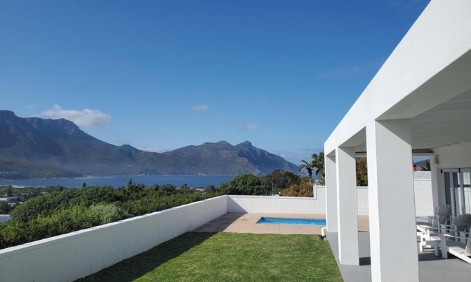 Hout Bay Casa | Gorgeous Views and Tranquility at Villa Santorini
