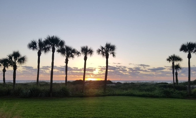 Amelia City Condominio | Gorgeous Views From Ground LevelOCEANFRONT condo with POOL!