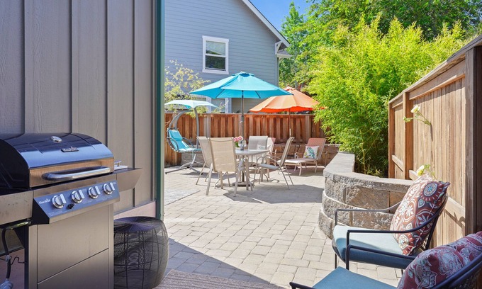 Boyd Acres Casa | Gorgeous Westsider Near River, Beautifully Renovated