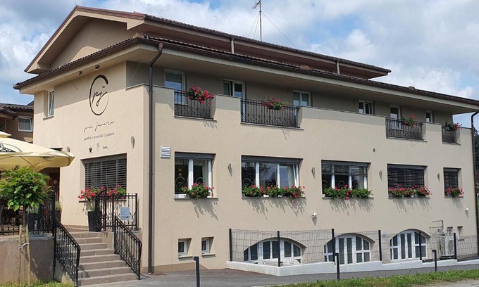Slovenska Bistrica Casa | Gostilna s prenočišči Pri Janezu