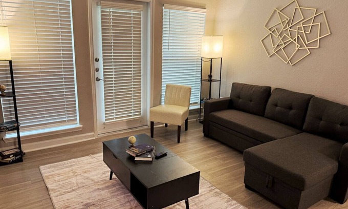 Astrodome Apartamento | Gothic Blush | King 2Bed near TMC & infront of NRG