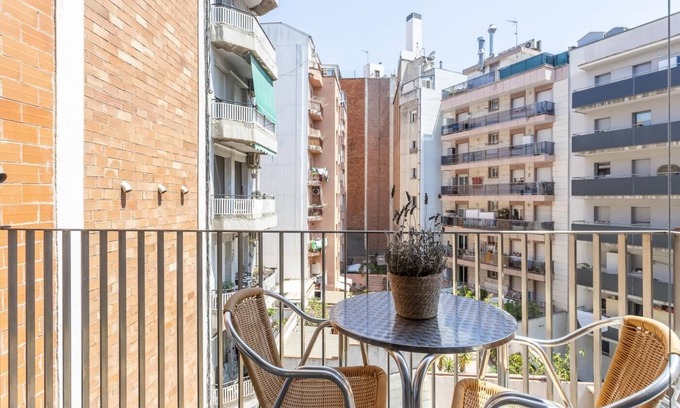 el Fort Pienc Apartamento | Barrio Gótico 3 habitaciones 8 pax con psicina y balcón - WiFi gratis