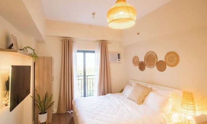 Cebu Condominio | GR NT-A 1607 · Scandi Studio Near IT Park & Ayala-King Sized Bed