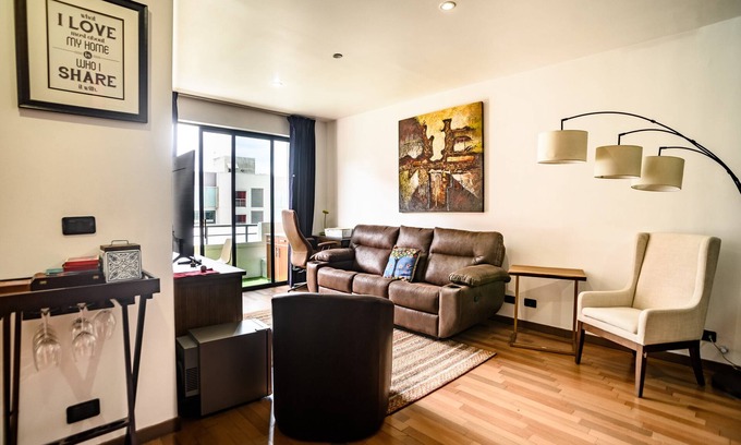 Escazu Apartamento | GR3AT Location!! Apartment in Tr3jos MonteAlegre