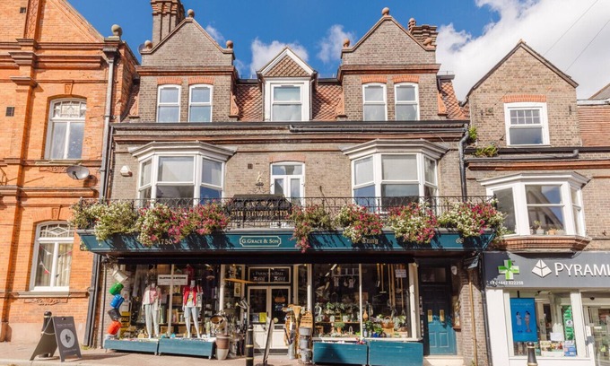 Tring Casa | Grace's Guesthouse 68a