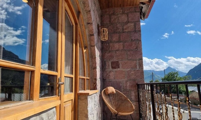 Stepantsminda Cama Y Desayuno | GRAF KAZBEGI
