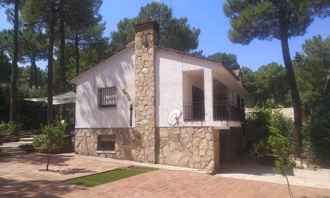 Cadalso de los Vidrios Chalet De Esquí | Chalet rural Gran Jaguar en Entrepinos, En Sierra Oeste