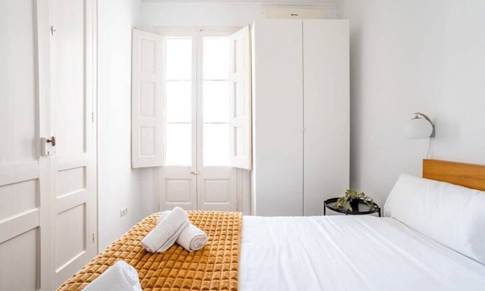 Esquerra de l'Eixample Apartamento | Gran Vía Historic Catalan 4BD for Families