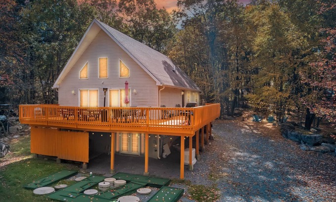 Briar Crest Woods Chalet De Esquí | "Grand Antilia" 6BR Hot Tub,GameRoom, Minigolf & BonusRoom