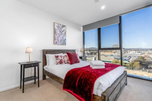 Phillip Apartamento | Grand Central Towers Apt Resort-Style Amenities