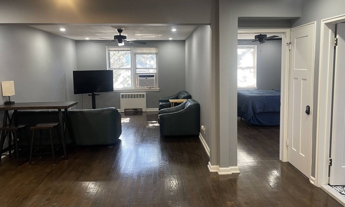 Getty Square Condominio | Grand Condo Apartment just 1 block from the Metro North Trains