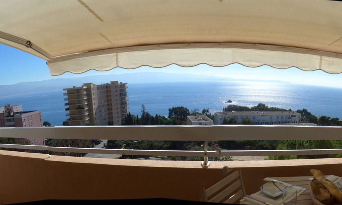 Ajaccio Apartamento | F2 carretera Sanguinaires gran terraza con vistas al mar 180 ° sin vecinos