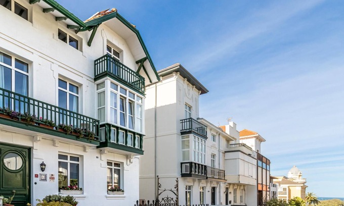 Santander Villa | Grand family beach house