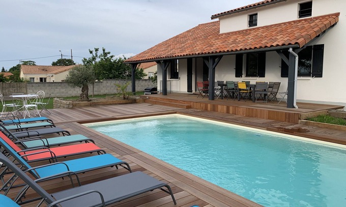 Moncoutant Casa | Grand Gite Familial Avec Piscine Proche PUY DU FOU