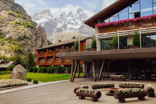 Courmayeur Hotel | Grand Hotel Courmayeur Mont Blanc, by R Collection Hotels