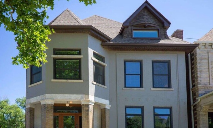 Central West End Casa | Grand "La Chambre" in CWE | 5BR 4BA / ABODEbucks