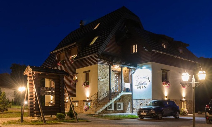Jezerce Casa | Grand Lakes Rooms