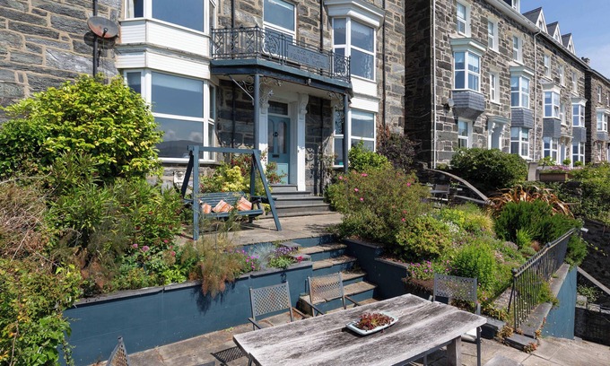 Barmouth Apartamento | Grand large apartment in Townhouse by the Sea. Superb Views. Brilliant Location