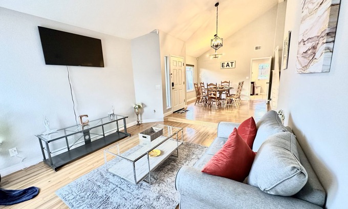 East San Jose Casa | Grand New-3BR/3BTH, SJC DwnTwn/Airport/PrivateYard