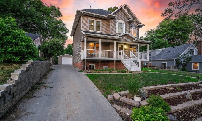 Sioux Falls Casa | Grand Palace