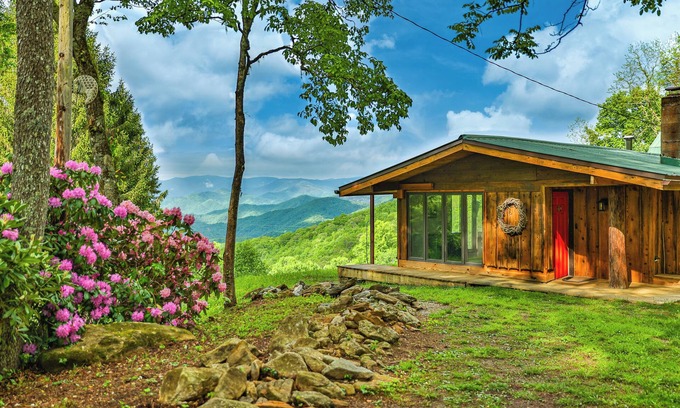 Cullowhee Casa | Grand View at Smoky Ridge - Generational family home with large deck