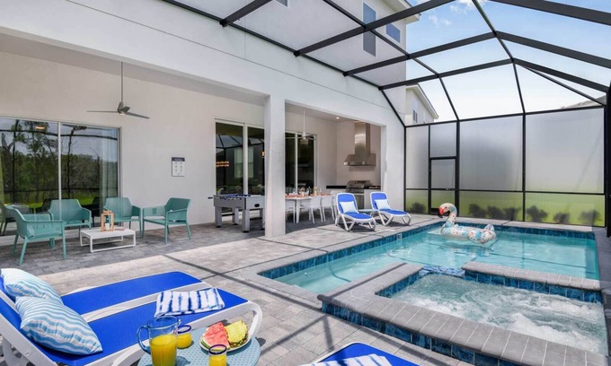 Loughman Casa | Grand Villa Near Disney w/ Princess Themed BR, Pool Table, Game Loft & Theater