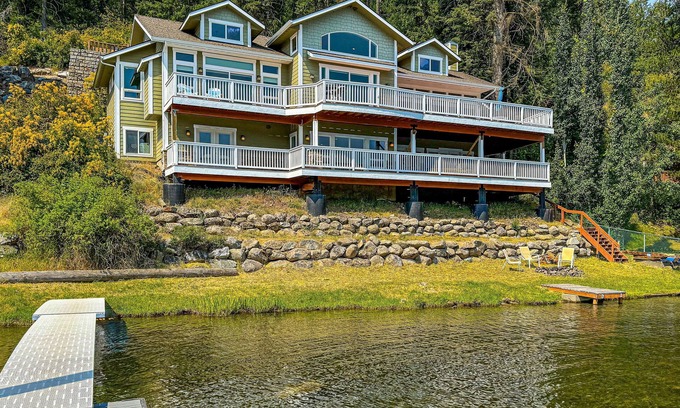 Coeur d'Alene Casa | Gran casa frente al lago w / impresionantes vistas al lago y envolvente de la cubierta!