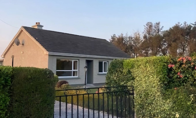 Boolteens Cabaña | Grandad's Cottage with fantastic views of the Kerry mountains!
