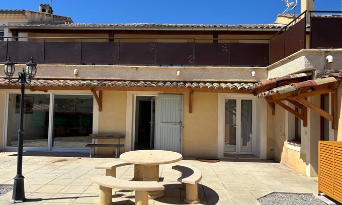 Greoux-les-Bains Casa | Grande Bâtisse au Cœur de Greoux les Bains