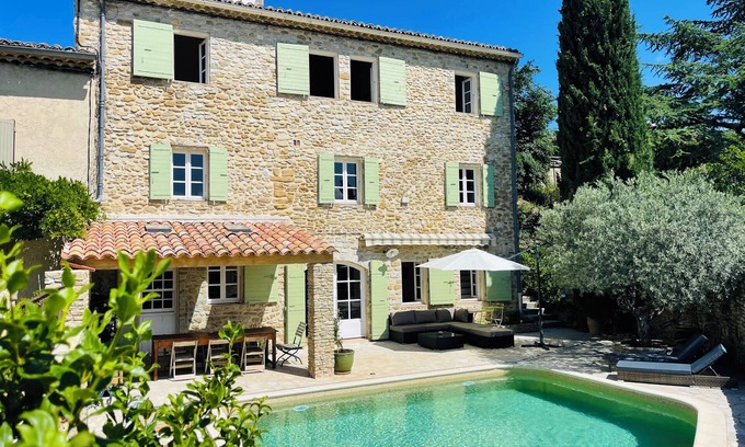 Mirabel-aux-Baronnies Casa | Grande Maison de Village Avec Piscine