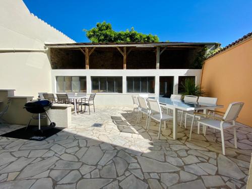 Mauleon Casa | Grande maison de ville MALO LEONE 250m2 pour 15 personnes proche du Puy du Fou