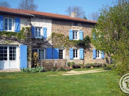 Saint-Alban-les-Eaux Casa | Grande maison avec jardin, cheminée et jeux d'enfants, idéale pour des vacances au calme - FR-1-496-95