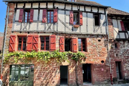 Meyssac Casa | Grande Maison pour 8 personnes - Bourg de Meyssac