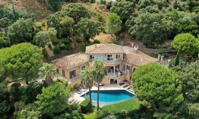 Cavalaire-sur-Mer Casa | Grande Villa,piscine,clim, vue mer Dans les Hauteurs de Cavalaire