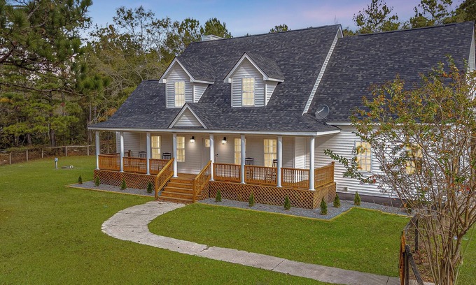 Burgaw Casa | Grandma's Farm on 6 acres with Barn and River Access