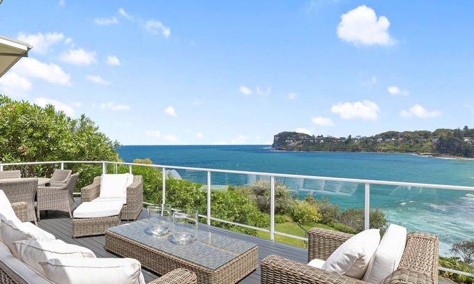 Whale Beach Casa | Grandview over Whale Beach by TCC