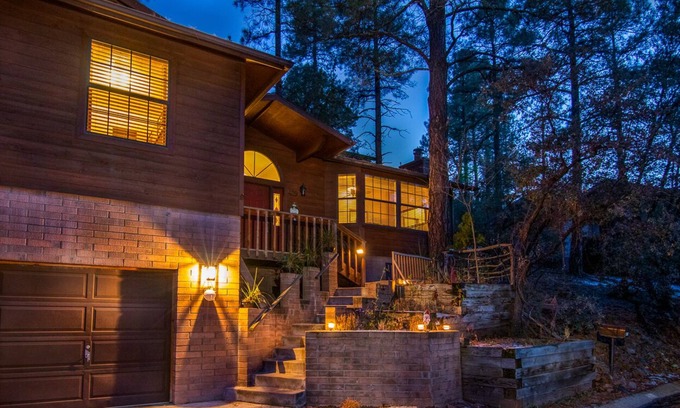Prescott Casa | Granite Creek Retreat- Beautiful 5 Bedroom Home 5 minutes from Whiskey Row