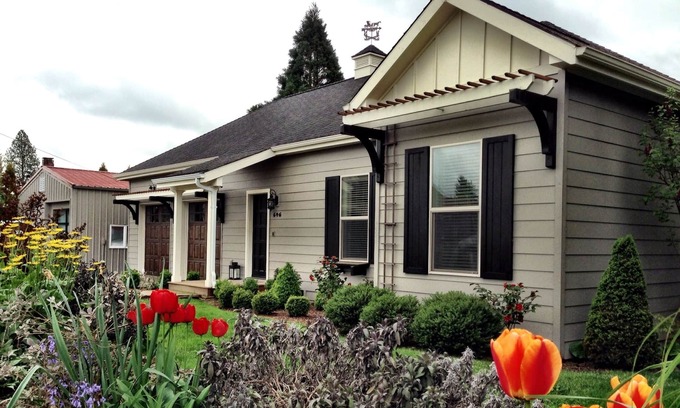 Carlton Casa | Grant Street - A Carlton Wine Country Home
