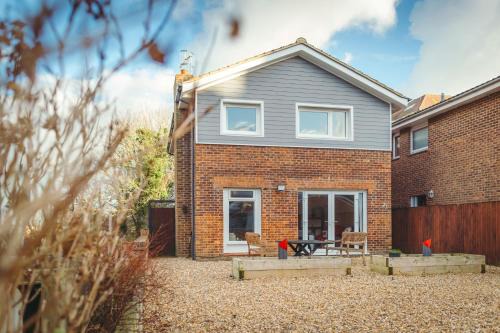 Meads Casa | Granville Heights: 3-bed family home