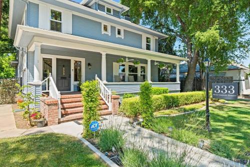 Lodi Casa | Grape Escape Inn & Suites