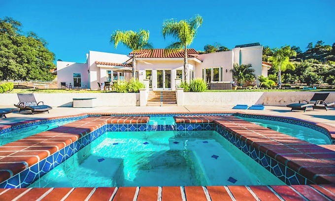Temecula Casa | Aislada 5BR Villa | 4 acres de viñedos y arboledas Avo! ❤ por AvantStay