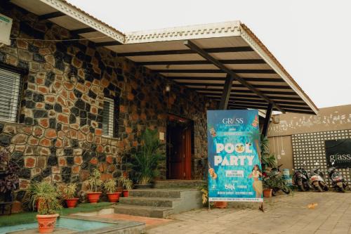 Nashik Complejo | Grass Resort and Spa